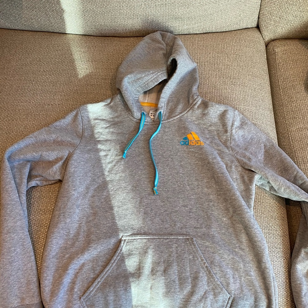 Grey adidas hooded sweatshirt w, blue & yellow detail, thumb holes too!